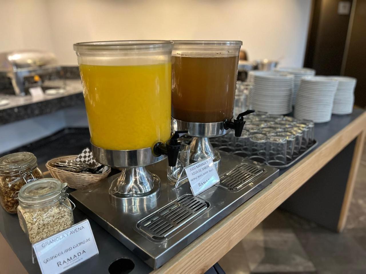 Ramada By Wyndham Mexico City Santa Fe 外观 照片